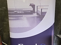 Lot 2 - roll up banner met draagtas