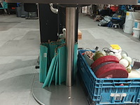 Lot 2 - ronde keukentafel - afbeelding 2 van  2