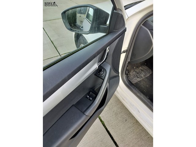 Lot 2 - skoda octavia (2015-chass.tmbjg7ne1g0056522) - afbeelding 4 van  30