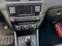 Lot 2 - skoda octavia (2015-chass.tmbjg7ne1g0056522) - afbeelding 5 van  30