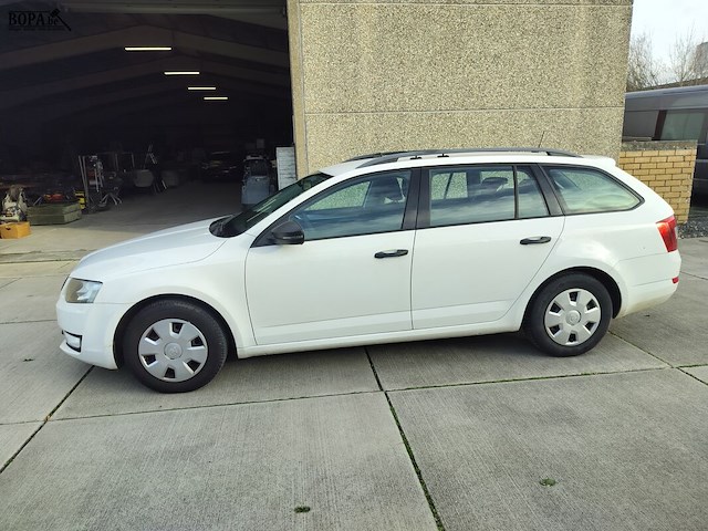 Lot 2 - skoda octavia (2015-chass.tmbjg7ne1g0056522) - afbeelding 12 van  30