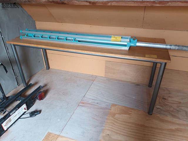 Lot 2 - tafel - afbeelding 1 van  3