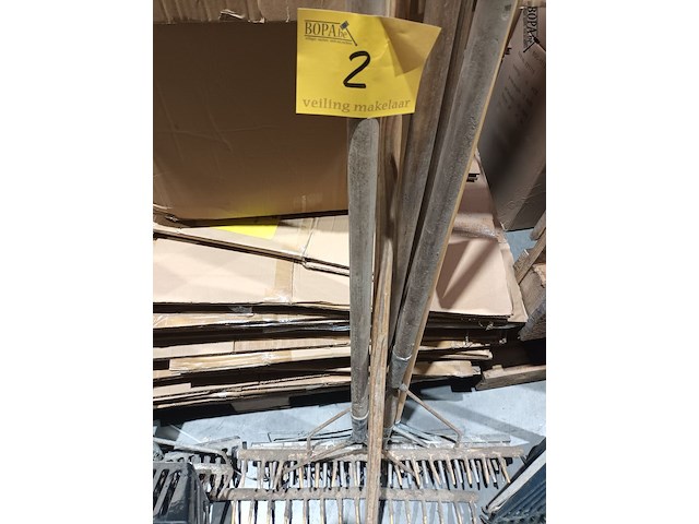 Lot 2 - trekker en harken. 6 stuks - afbeelding 1 van  3