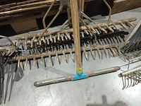 Lot 2 - trekker en harken. 6 stuks - afbeelding 2 van  3