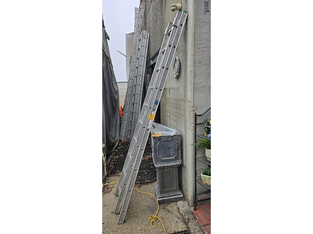 Lot 2 - uitschuifbare ladder 2 x 10 treden - afbeelding 2 van  2