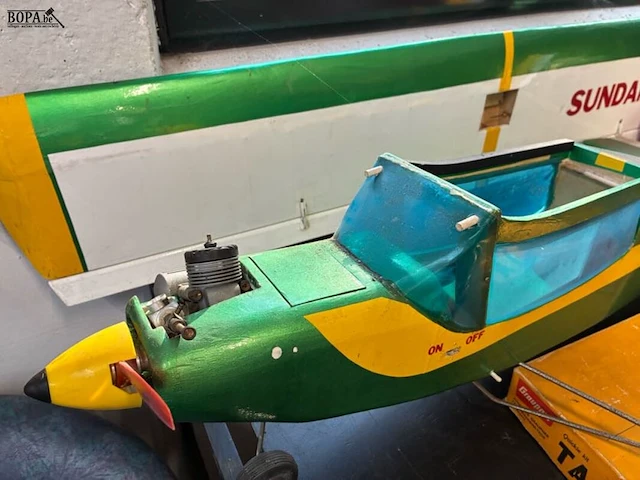 Lot 2 - vintage graupner taxi modelvliegtuig - afbeelding 2 van  6