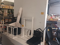 Lot 2 - winkel displaywand