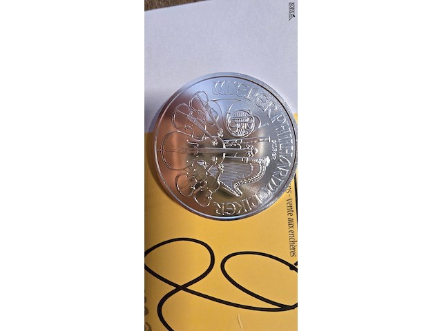 Lot 2 - zilveren wiener philharmoniker munt 2 stuks - afbeelding 2 van  3