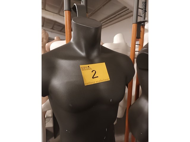 Lot 2 - zwarte torso man met statief - afbeelding 3 van  4