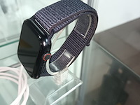 Lot 20 - apple smartwatch - afbeelding 2 van  3