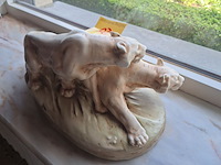 Lot 20 - beeld leeuwinnen - afbeelding 4 van  4