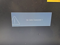 Lot 20 - benq computerscherm met toetsenbord - afbeelding 2 van  4