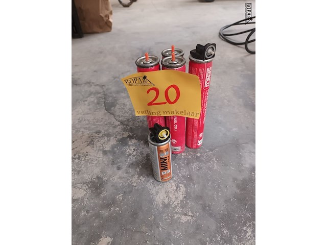 Lot 20 - brandstofcellen paslode en senco. 5 stuks - afbeelding 1 van  4