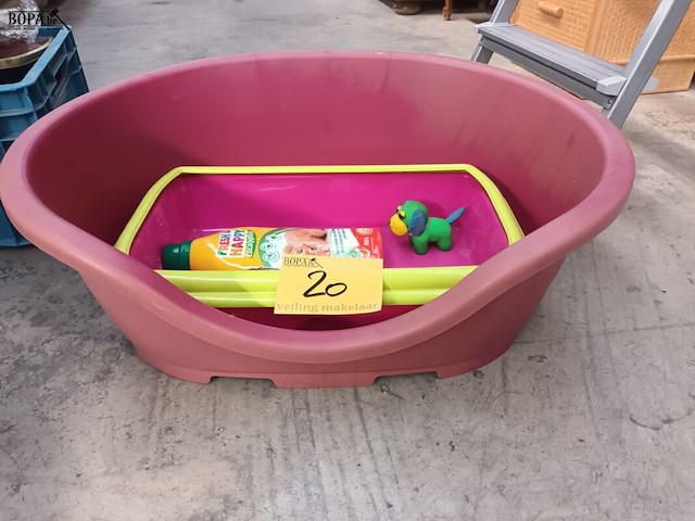 Lot 20 - dierenbenodigdheden - afbeelding 1 van  3