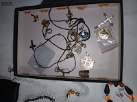 Lot 20 - halskettingen. 40 stuks - afbeelding 2 van  7