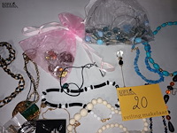 Lot 20 - halskettingen. 40 stuks - afbeelding 4 van  7