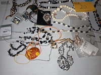 Lot 20 - halskettingen. 40 stuks - afbeelding 5 van  7