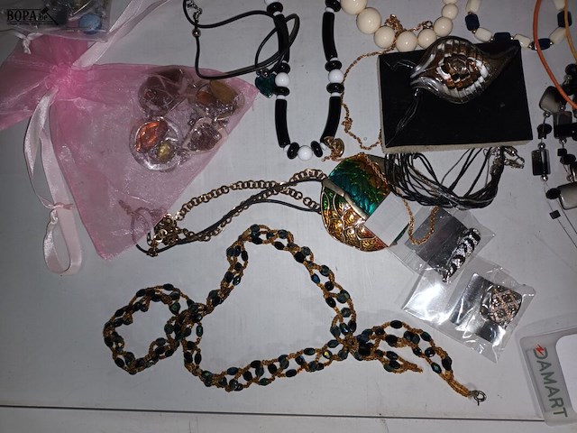 Lot 20 - halskettingen. 40 stuks - afbeelding 6 van  7