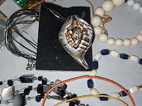 Lot 20 - halskettingen. 40 stuks - afbeelding 7 van  7