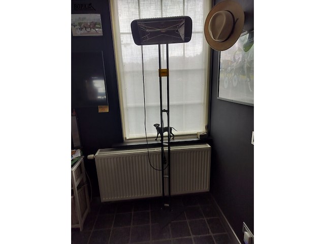 Lot 20 - heliosa verwarmer - afbeelding 1 van  2