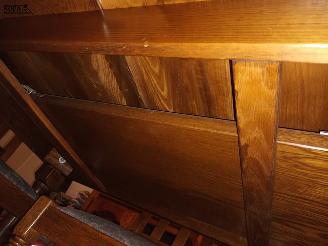 Lot 20 - houten eetkamertafel - afbeelding 3 van  4