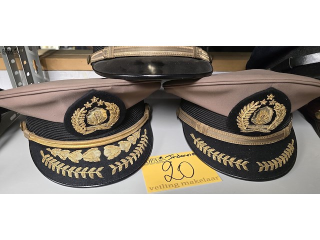 Lot 20 - indonesië 5 kepies - afbeelding 2 van  5