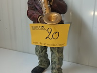 Lot 20 - jazzband saxofonist figuur - afbeelding 4 van  7