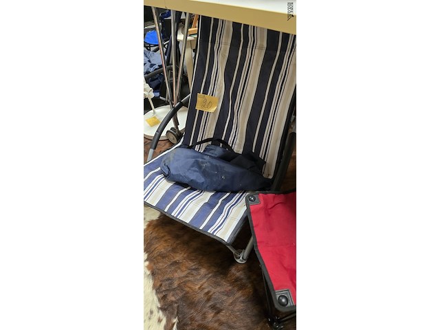 Lot 20 - kampeerstoelen groot & kind opvouwbaar - afbeelding 2 van  3