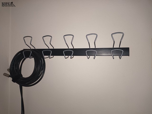 Lot 20 - kapstokken. 4 stuks - afbeelding 5 van  5