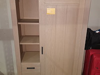 Lot 20 - kast