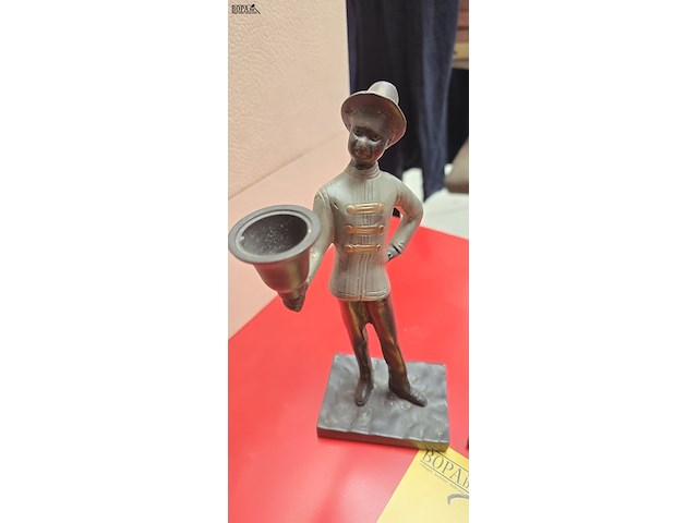 Lot 20 - koppel bronzen klokkenluiders - afbeelding 3 van  5