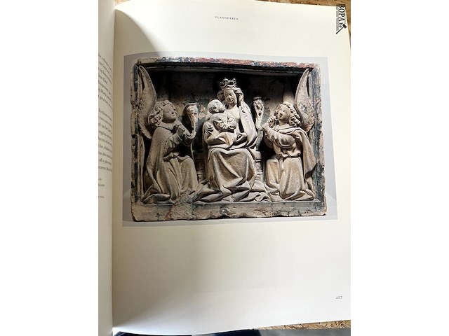 Lot 20 - laat-gotische beeldhouwkunst - afbeelding 2 van  5