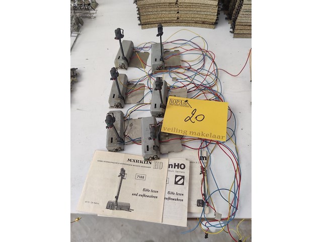 Lot 20 - lichtseinen - 6 stuks - afbeelding 1 van  4
