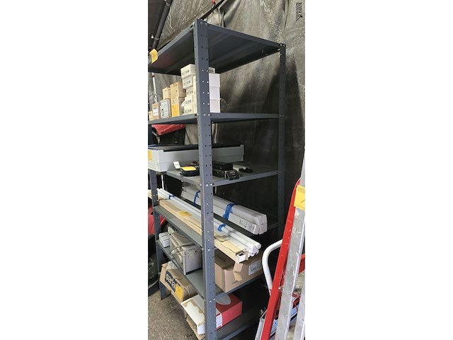 Lot 20 - metalen legbordrek - afbeelding 2 van  4