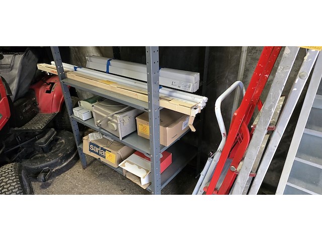 Lot 20 - metalen legbordrek - afbeelding 4 van  4