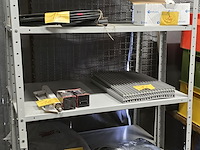 Lot 20 - metalen opbergrek 2 stuks - afbeelding 1 van  2