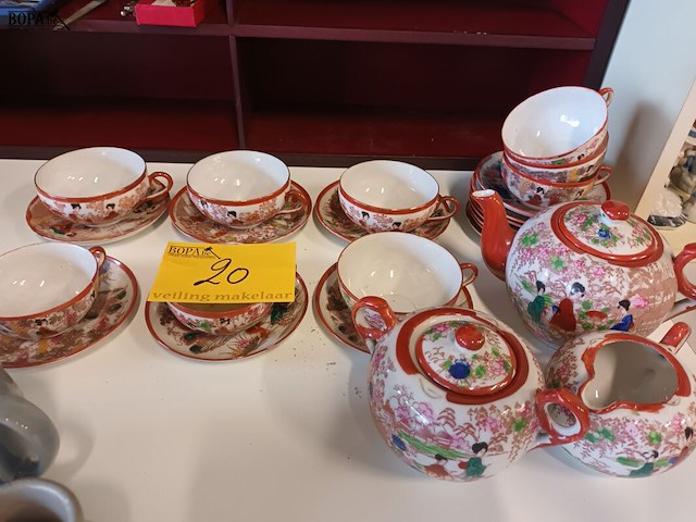 Lot 20 - oosters theeservies. 26 stuks - afbeelding 1 van  4