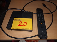 Lot 20 - orange tv box en afstandsbediening