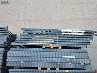 Lot 20 - palletstelling met 14 staanders - afbeelding 1 van  4