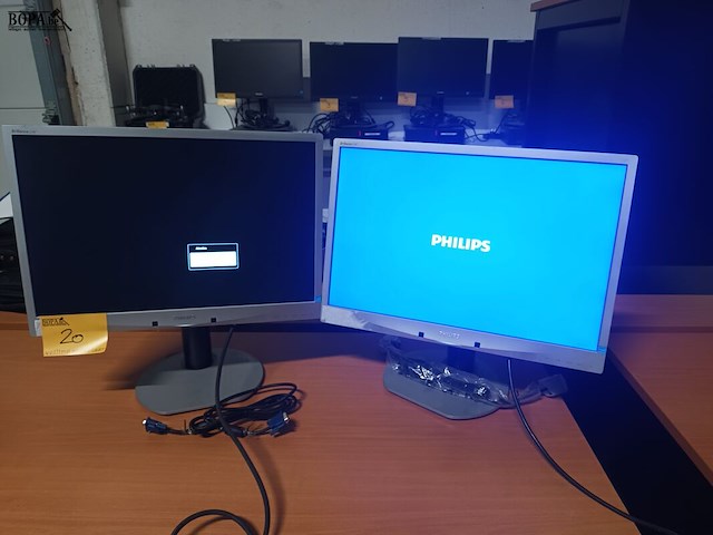 Lot 20 - philips computerscherm. 2 stuks - afbeelding 1 van  3