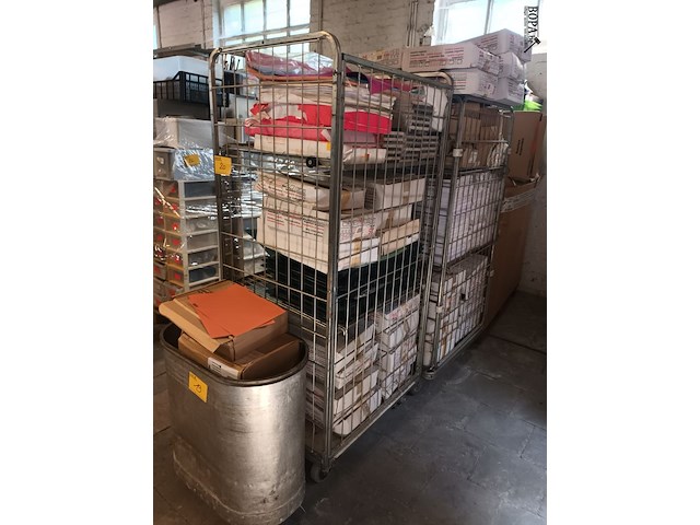 Lot 20 - rolcontainer - afbeelding 1 van  2