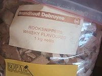 Lot 20 - rookhout snippers whisky 1 kg. 12 stuks - afbeelding 2 van  3