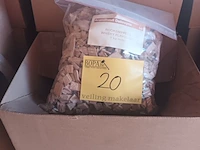 Lot 20 - rookhout snippers whisky 1 kg. 12 stuks - afbeelding 3 van  3