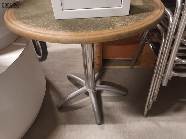 Lot 20 - terrastafel en stoelen - afbeelding 5 van  7