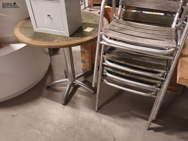 Lot 20 - terrastafel en stoelen - afbeelding 7 van  7