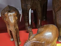 Lot 20 - vintage houten olifantenbeeldjes - 4 stuks - afbeelding 3 van  3