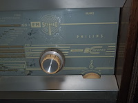 Lot 20 - vintage radio meubel philips - afbeelding 4 van  4