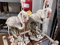 Lot 200 - decoratieve flamingo’s, g armani 2 stuks - afbeelding 1 van  3