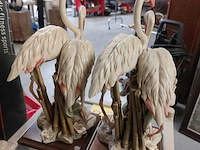 Lot 200 - decoratieve flamingo’s, g armani 2 stuks - afbeelding 2 van  3