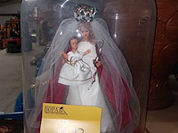 Lot 200 - glazen stolp met mariabeeld - afbeelding 1 van  3